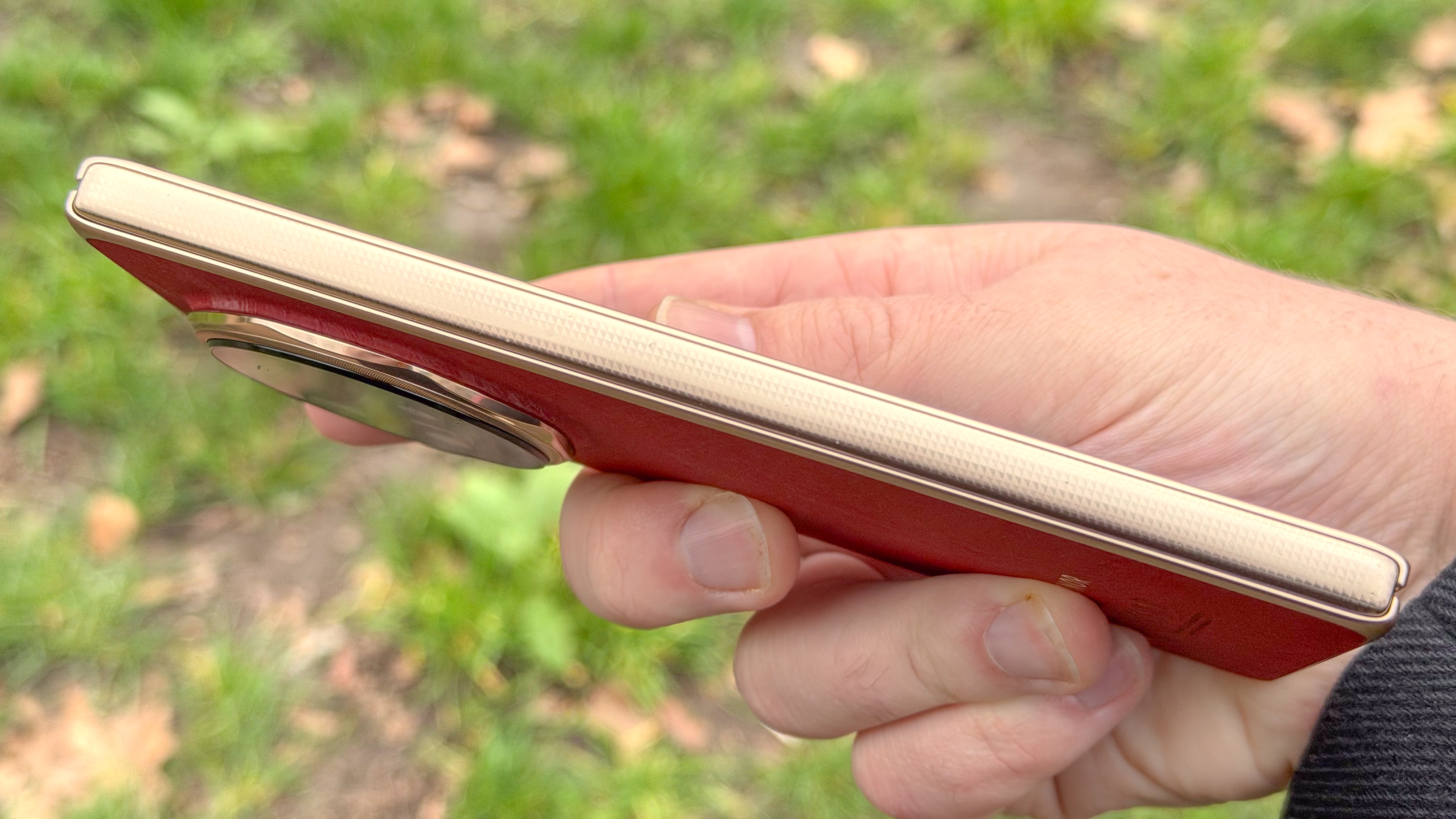 Honor Magic V6 hinge