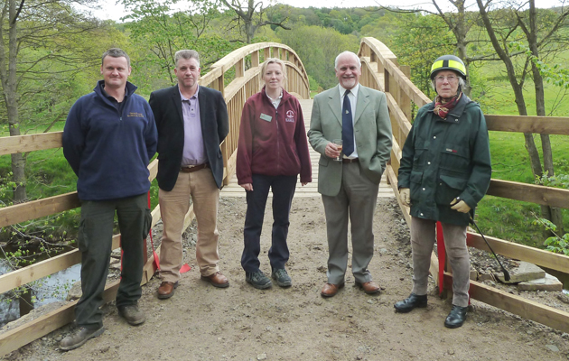 L-R-Bridge-builder-Andy-Barnes-from-Terra-Firma-conservation-builder-Stephen-Pickering-Naomi-Green-NYMNPA-bridge-designer-Geoff-Freedman-Lady-Elizabeth-Kirk.jpg