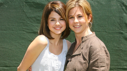 Selena Gomez (L) and her mom Mandy Cornett arrive to the 20th Annual &quot;A Time for Heroes&quot; Celebrity Carnival held at the Wadsworth Theater on June 7, 2009 in Los Angeles, California.