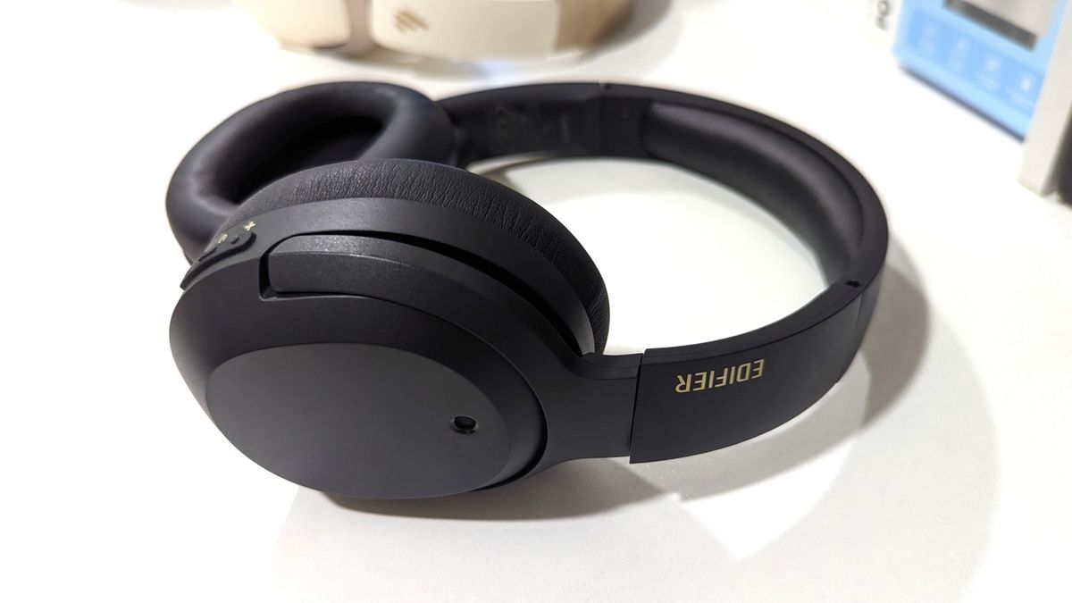 Edifier W820NB Plus headphones