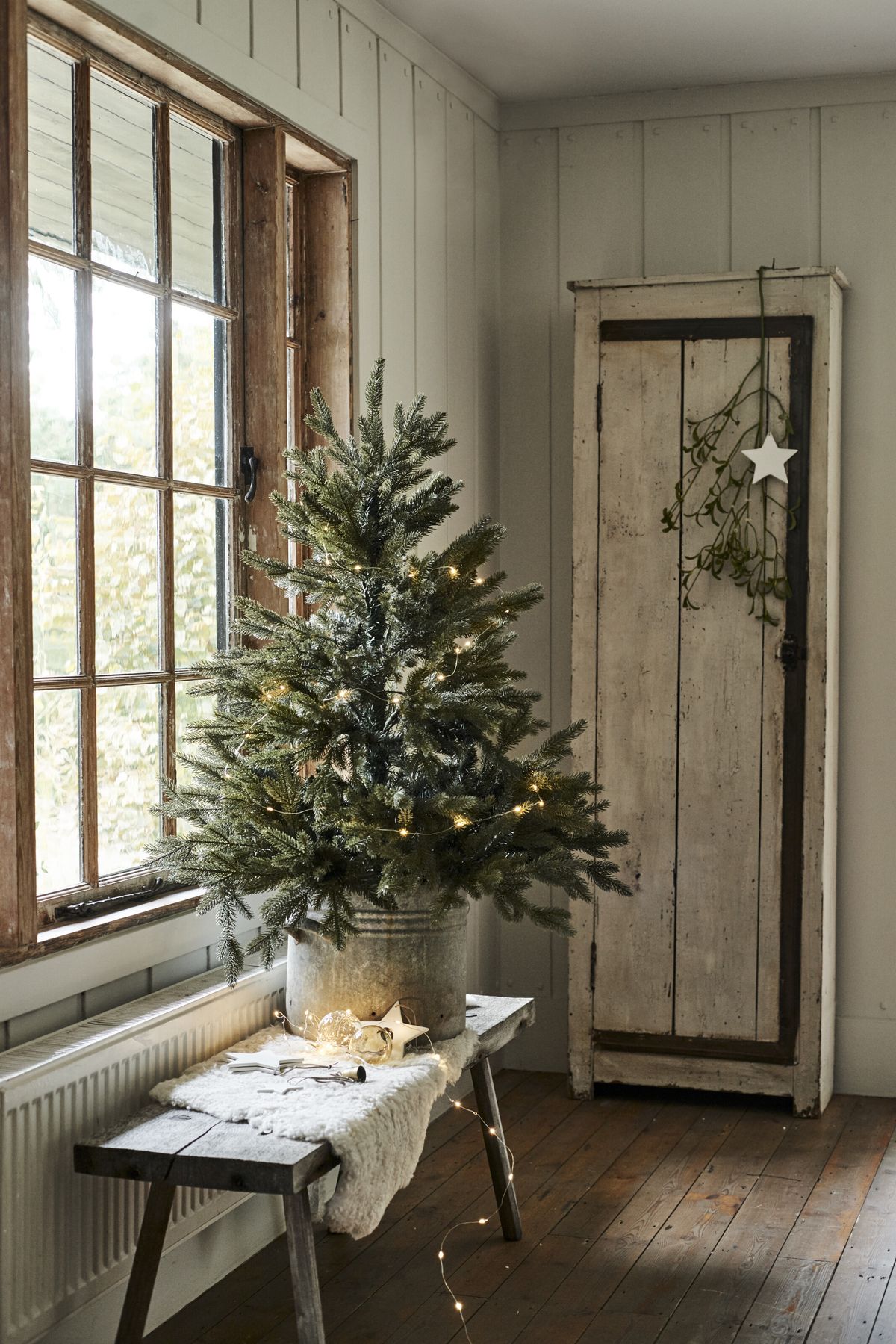 Comment décorer un petit sapin de Noël 