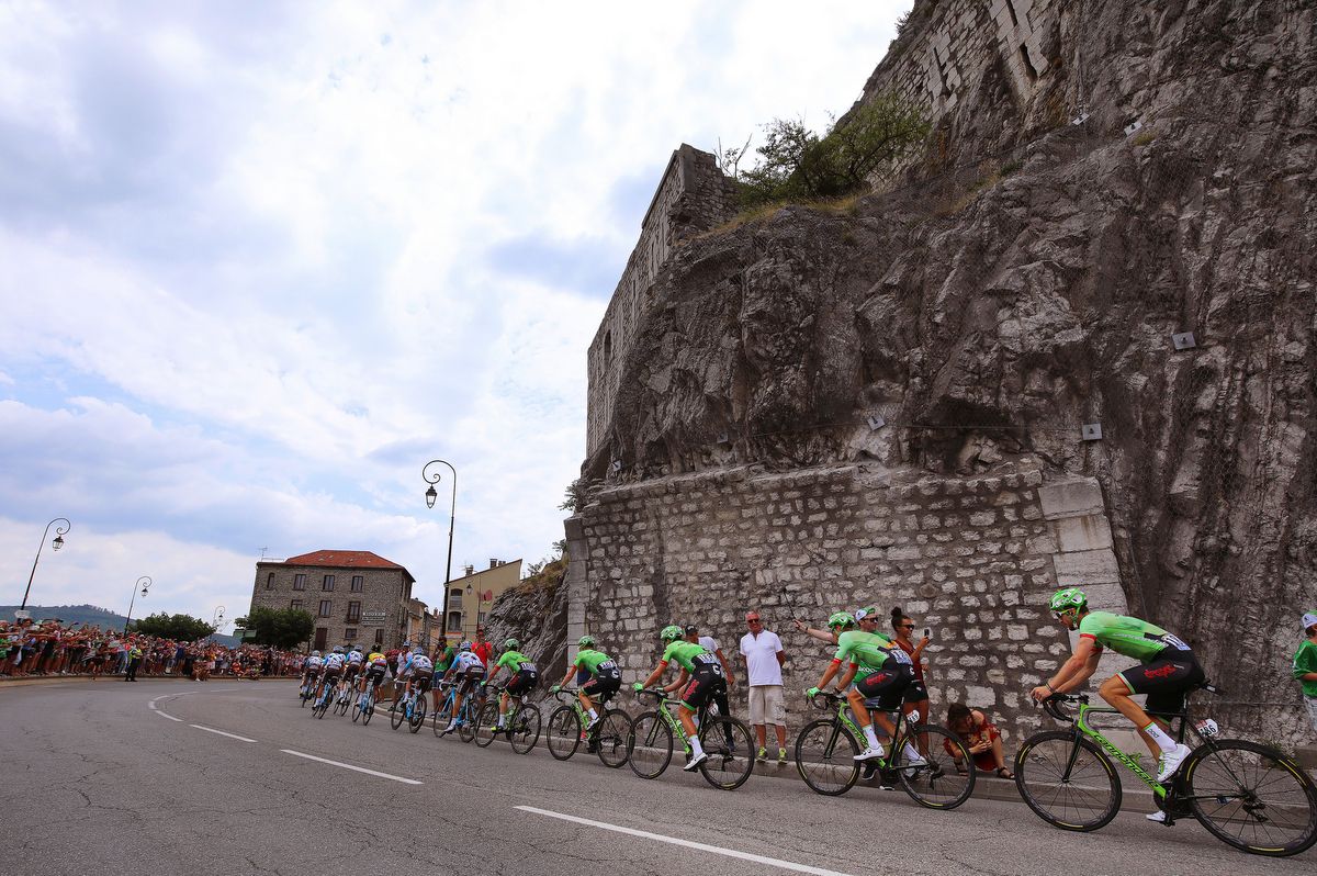 Paddy Bevin sitting third wheel in the Cannondale-Drapac train during stage 19