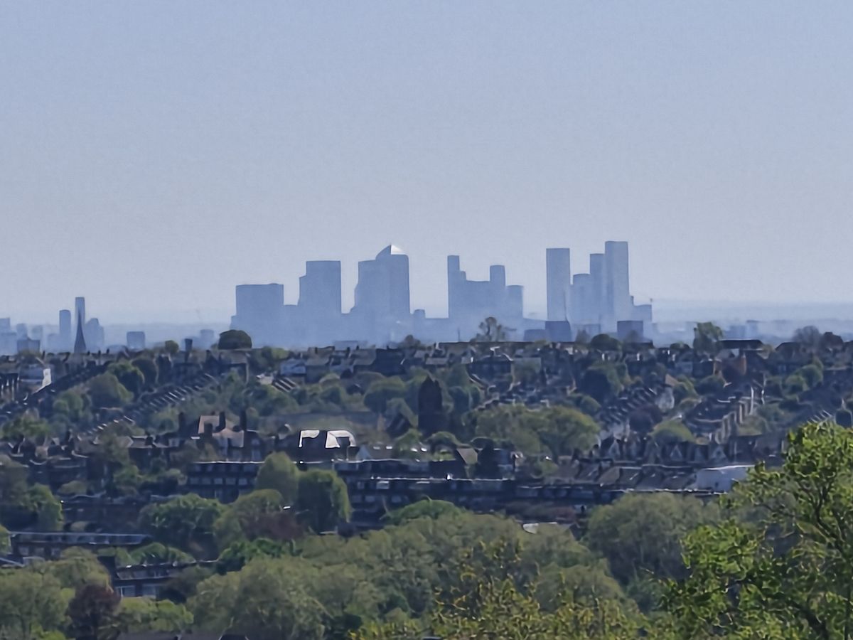 A camera sample taken on the Motorola Edge 70 Fusion, showing a zoomed-in city scape.