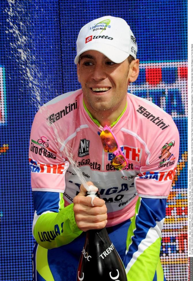 Vincenzo Nibali became the maglia rosa after Liquigas-Doimo won the 2010 TTT