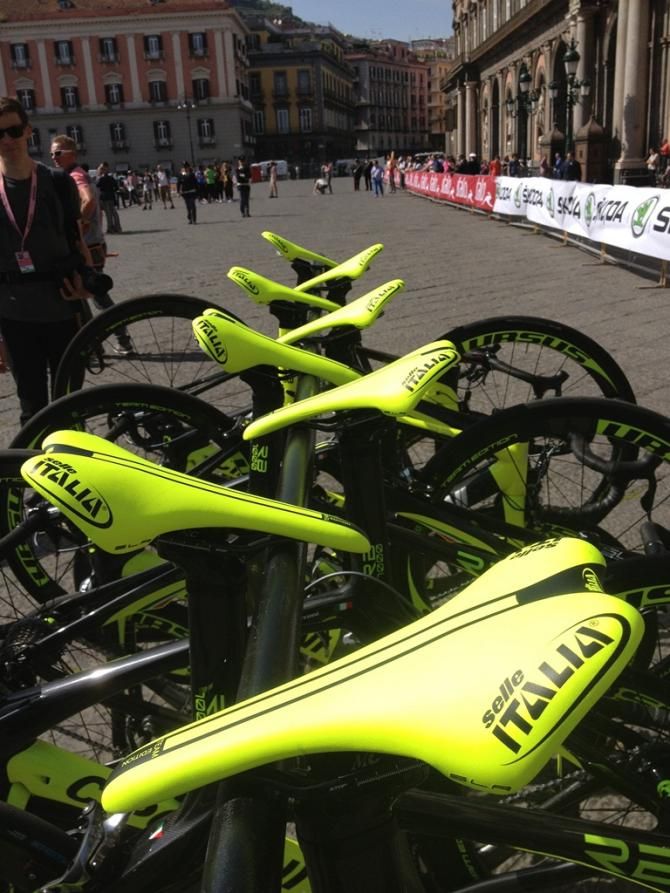 The Vini Fantini-Selle Italia squad rocked the flouro look - their saddles were certainly eye-catching