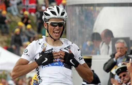 Contador gets his first stage win