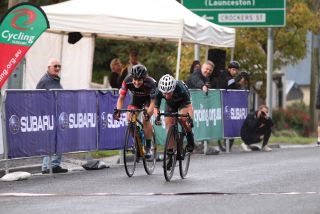 Sharlotte Lucas beats Grace Brown in the sprint to claim the Oceania title