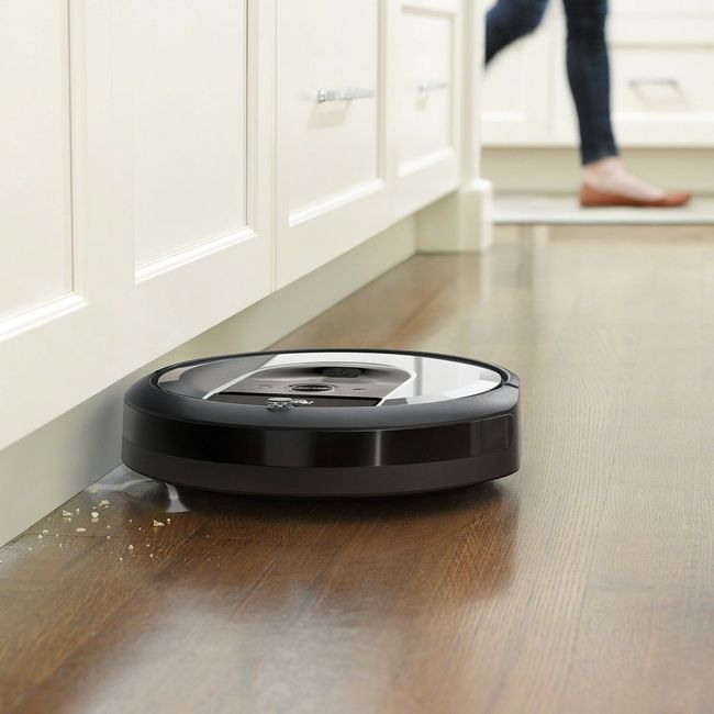 Let the robots do the cleaning with this iRobot Roomba i6 vacuum on