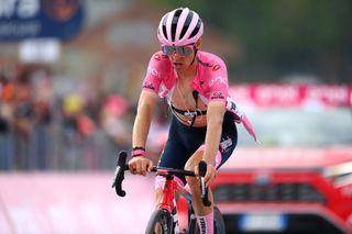 Juan Pedro Lopez (Trek-Segafredo) held onto the Giro d'Italia lead by 12 seconds on stage 9