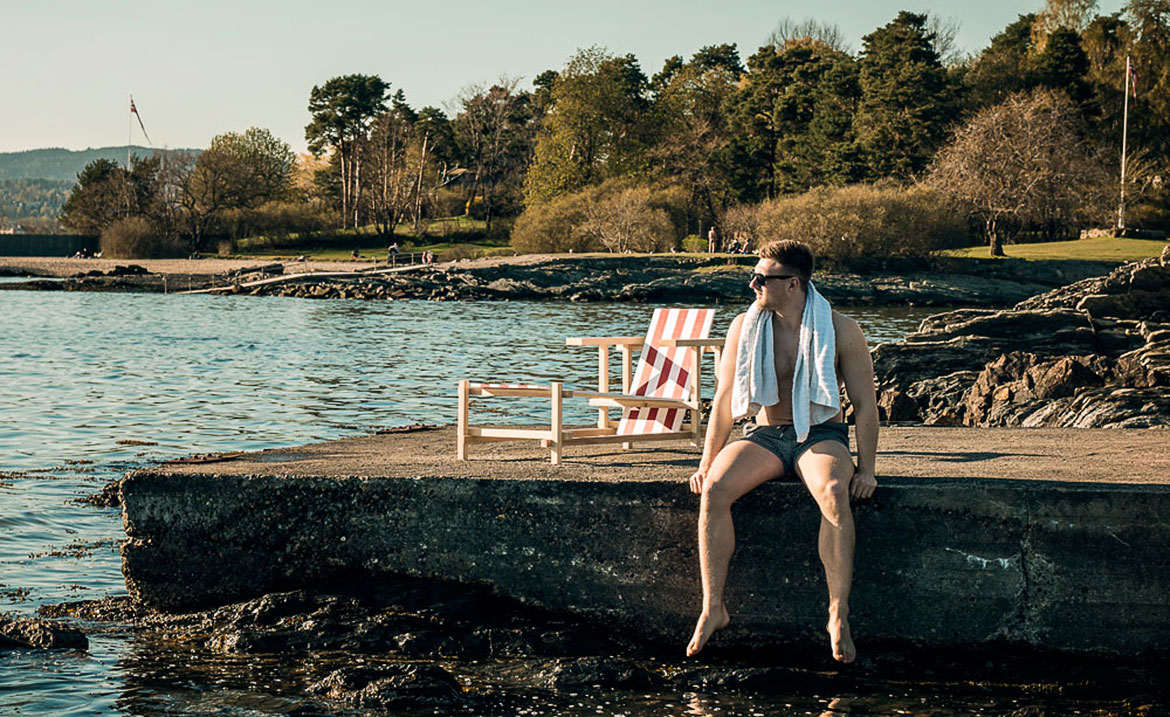 ‘Red and Blue’ chair and ‘Red and White Sunlounger