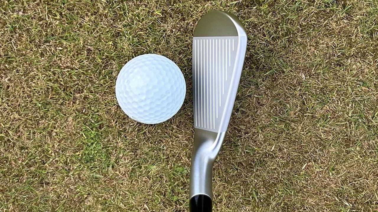 Photo of the Mizuno JPX 925 Forged 7 Iron
