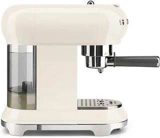 Smeg ECF01CRUK Traditional Pump Espresso Coffee Machine