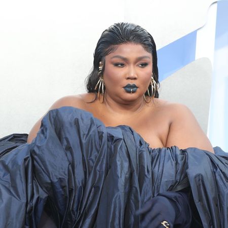 Lizzo wearing black lipstick at MTV VMA awards 2022