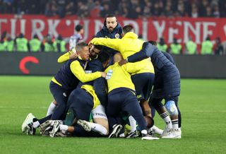 TRABZON, TURKEY- NOVEMBER 3: Happiness of coach José Mourinho and team of Fenerbahce during the Trendyol Super League match between Trabzonspor and Fenerbahçe in Parapara Park Stadium on November 3, 2024 in Trabzon, Turkey. (Photo by Huseyin Yavuz/ dia images via Getty Images)