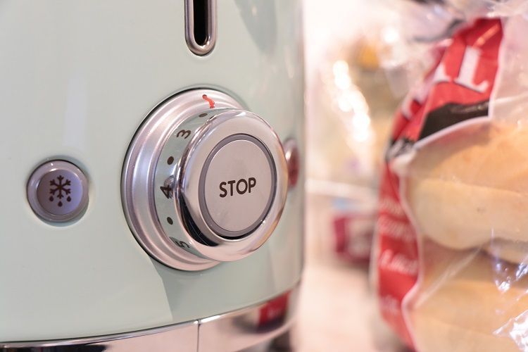 SMEG 2 Slice image: You can cancel the toasting cycle anytime by pushing the STOP button.