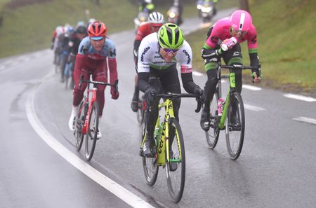 Edvald Boasson Hagen (Dimension Data) tries a move