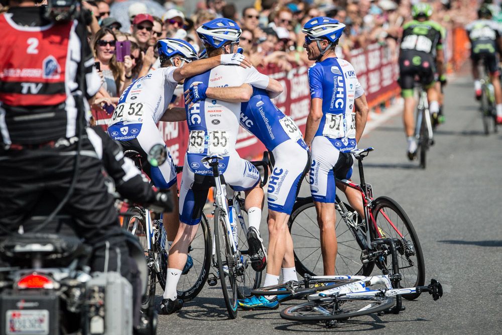 The UnitedHealthcare team celebrates winning the stage