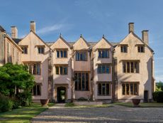 Fig 2: The Tudor façade of Poundisford Park in Somerset toys with symmetry, but is nonetheless unconstrained by it.