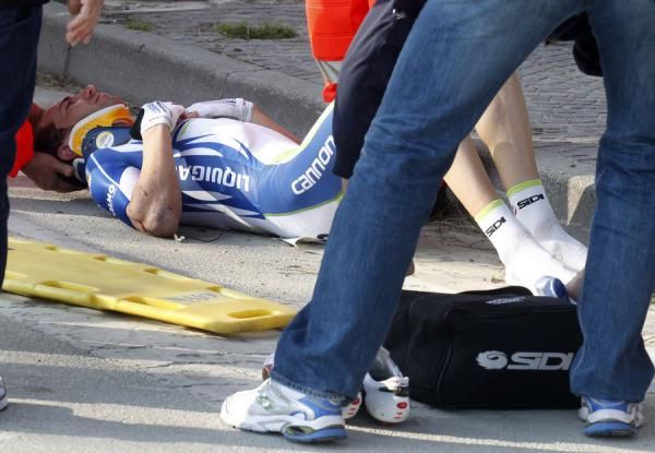 Alessandro Vanotti (Liquigas - Cannondale) after his fall