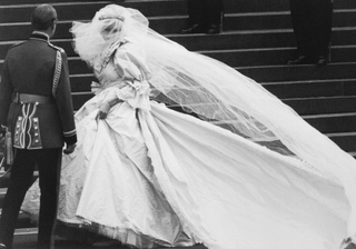 1980s Fashion: Princess Diana in her wedding dress