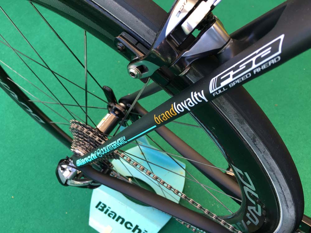 The Specialissima features Bianchi's Counterveil technology which is claimed to reduce vibration and allow a rider to hold an aero position for longer