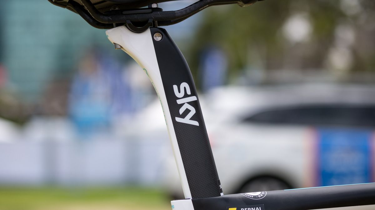 Pinarello pair the Dogma F10 frameset with a proprietry seat post and give it a flash of white for the 2018 season