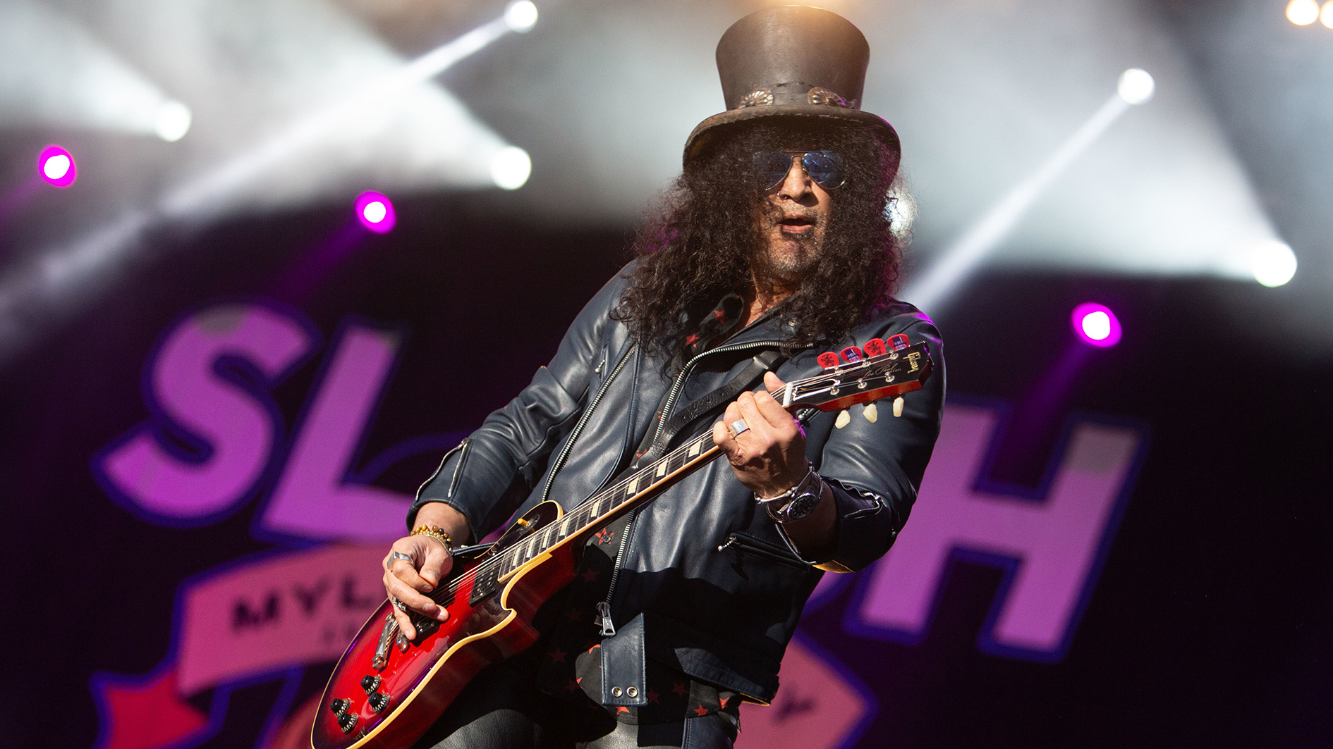 Slash Believes New Guns N' Roses Music Will Come Out in 2021