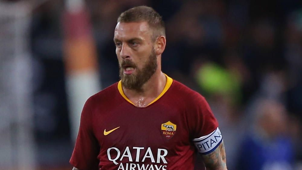 De Rossi celebrates victory in 600th Roma game | FourFourTwo