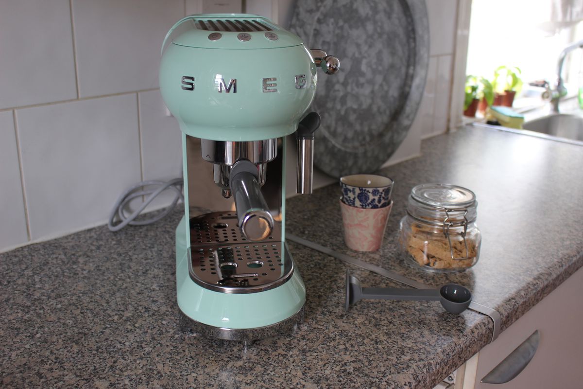 Smeg ECF01 Espresso Coffee Machine review TechRadar