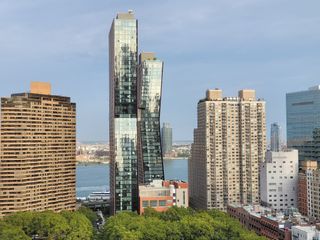 Samsung Galaxy Z Fold 2 camera roll