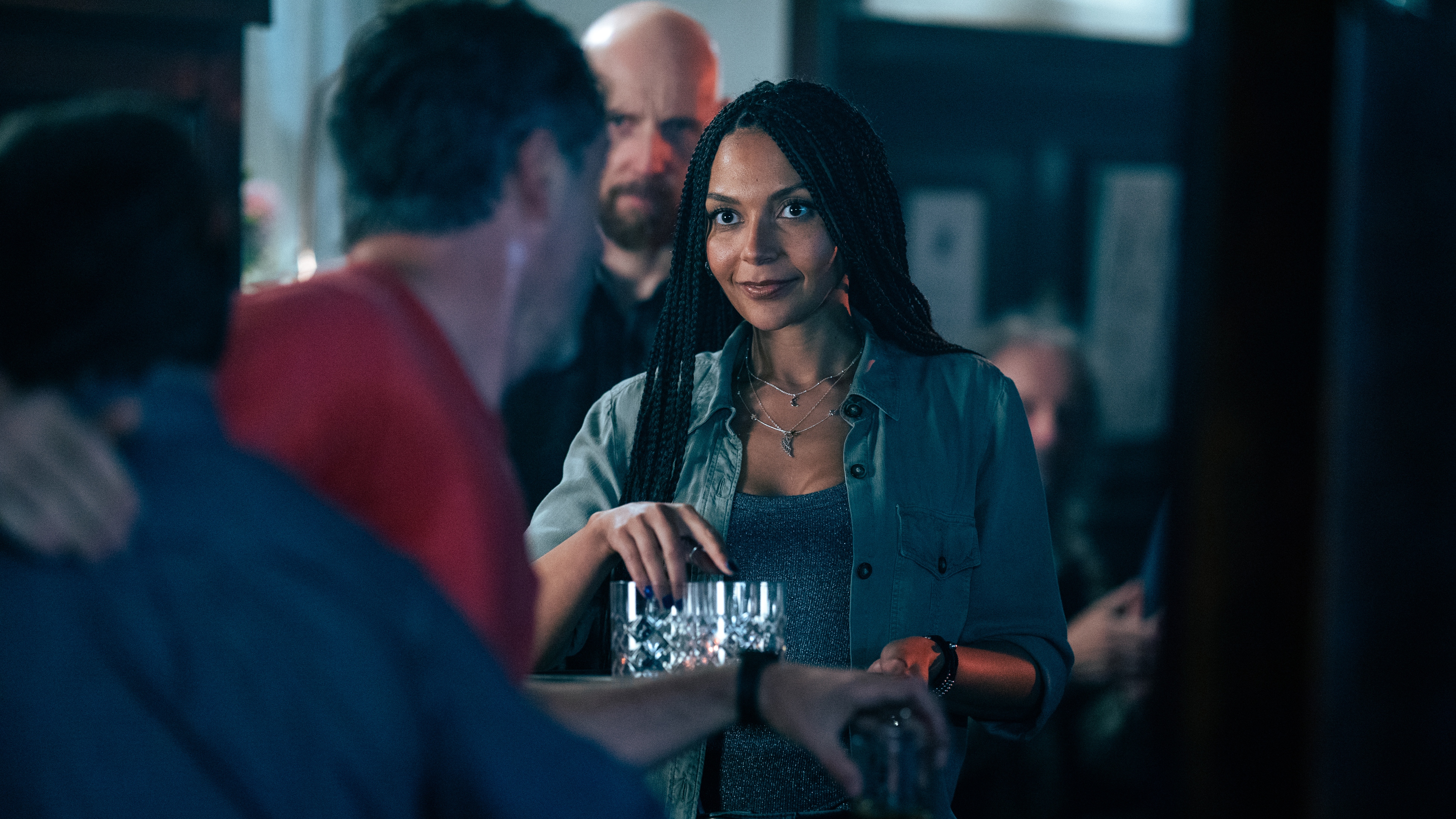 John notices Catriona at the pub