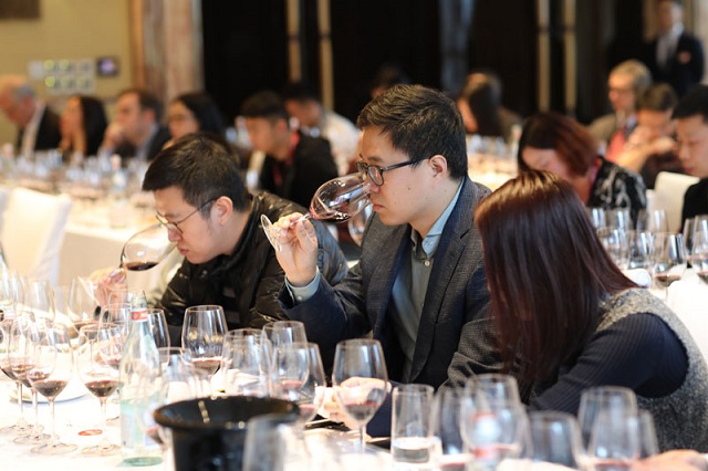Guests-in-masterclass-at-Decanter-Shanghai-Fine-Wine-Encounter.jpg