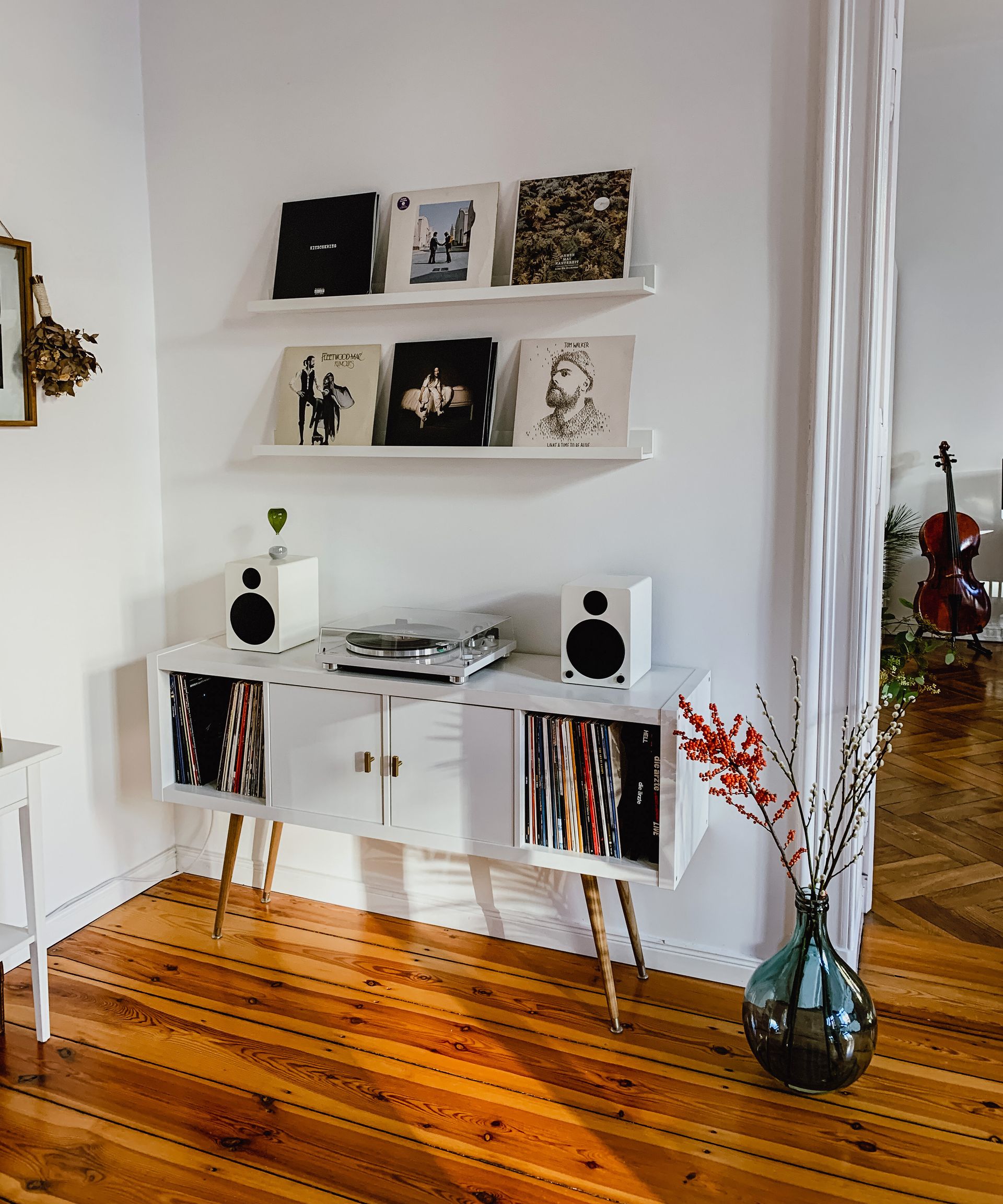 8 IKEA Record Storage Hacks to Display Your Vinyl Collection Livingetc