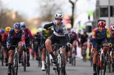 Carys Lloyd wins Ronde van Brugge