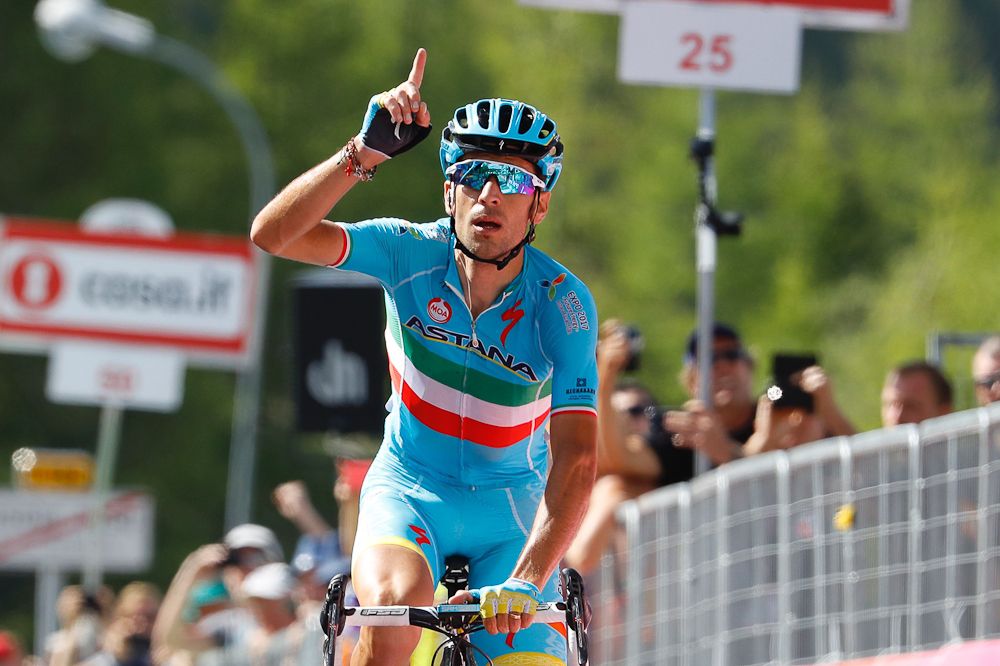 Vincenzo Nibali wins stage 19 at the Giro d'Italia