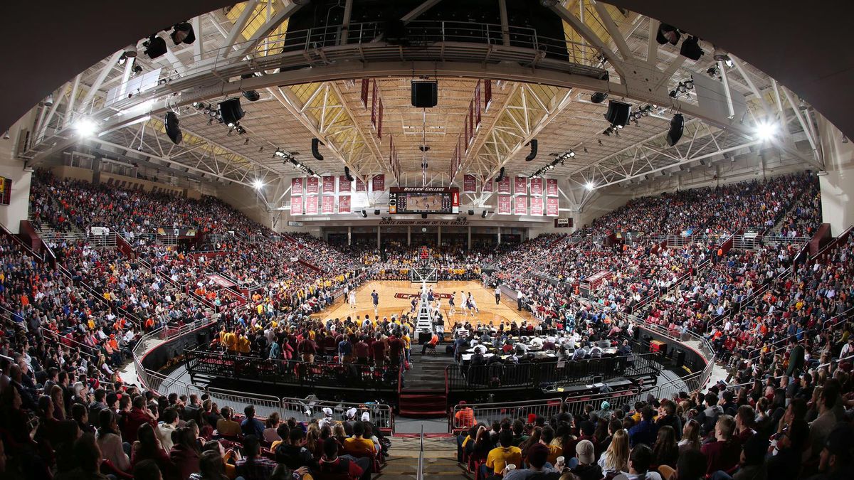 A full stadium cheering on Boston College.