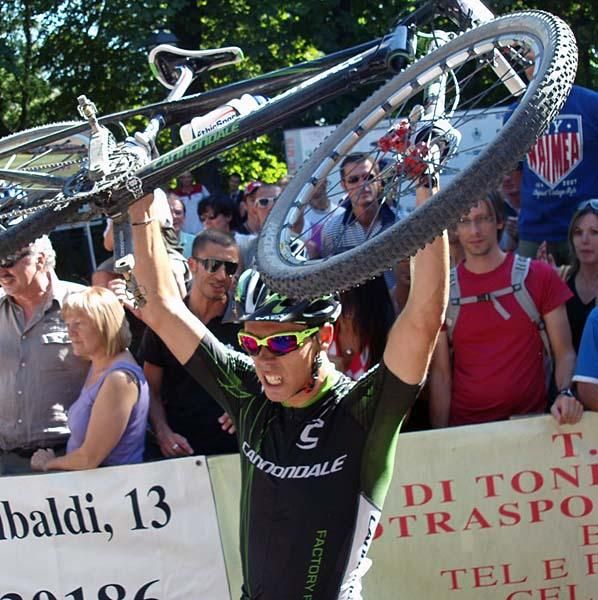 Marco Aurelio Fontana wins the Italian championship.