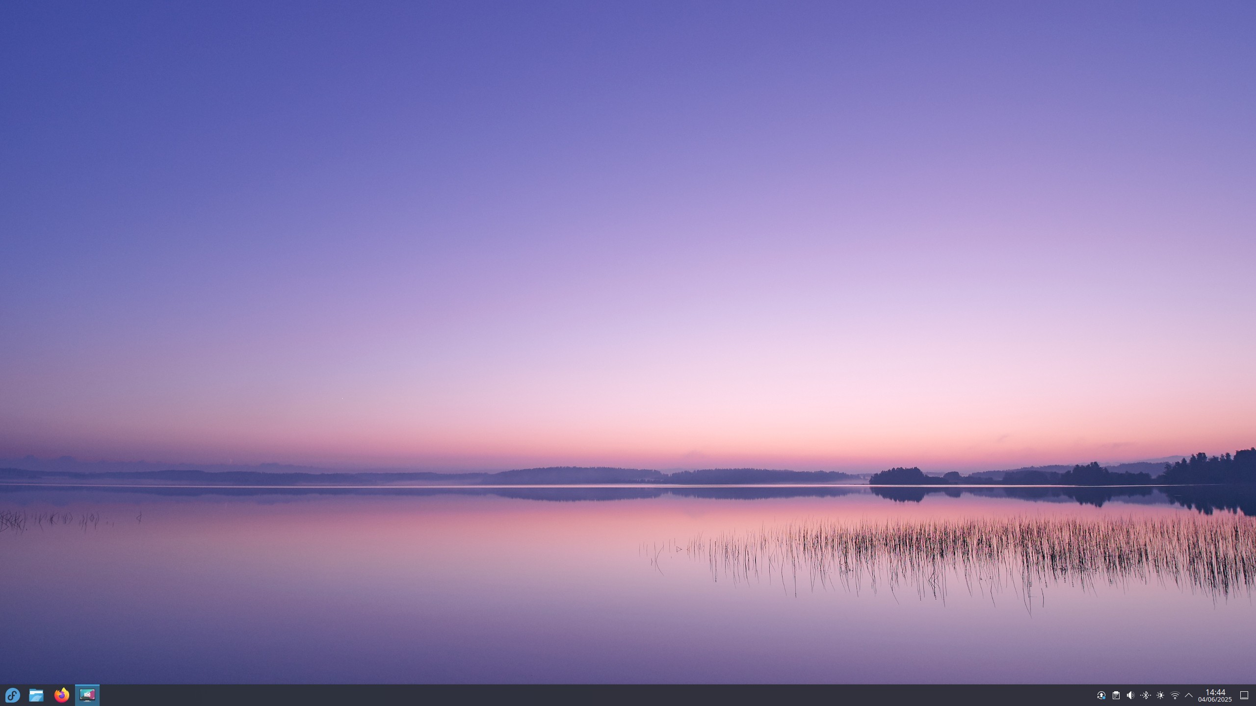 The KDE desktop running on Linux.