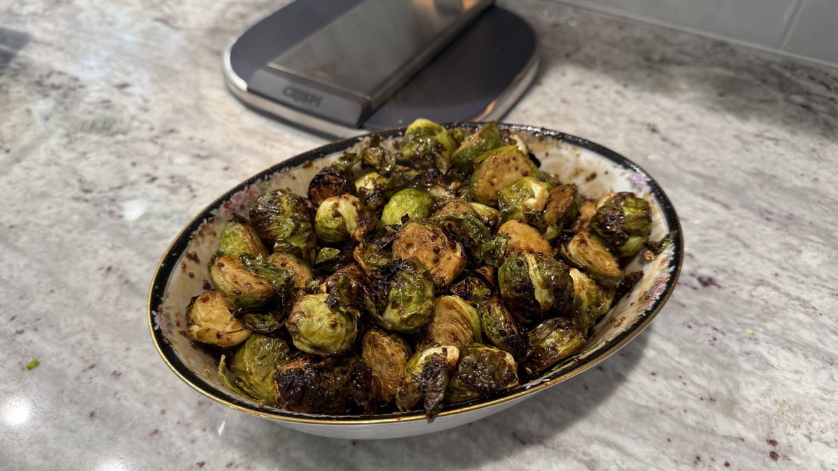 Food made in roast mode in Ninja Crispi Pro 6-in-1 Countertop Glass Air Fryer