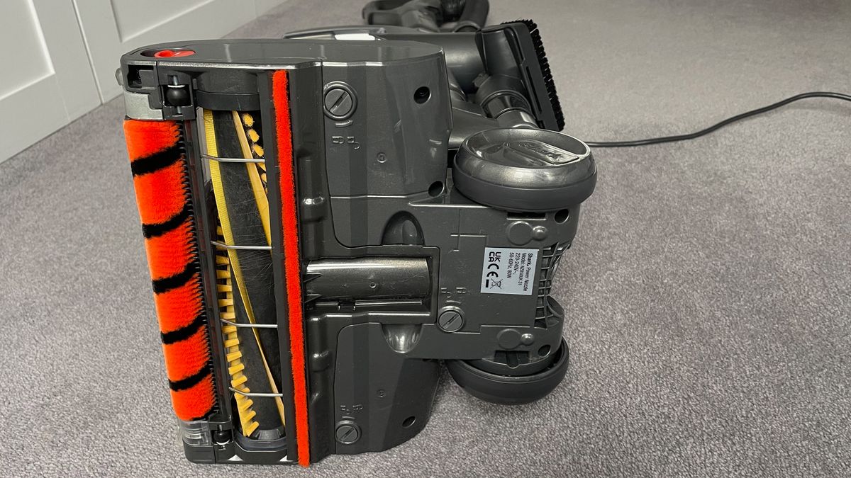 Shark Anti Hair Wrap Upright Vacuum Cleaner with Powered LiftAway