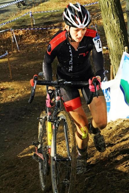Cassandra Maximenko (Rare Vos Racing/ Van Dessel) concentrates and looks determined.