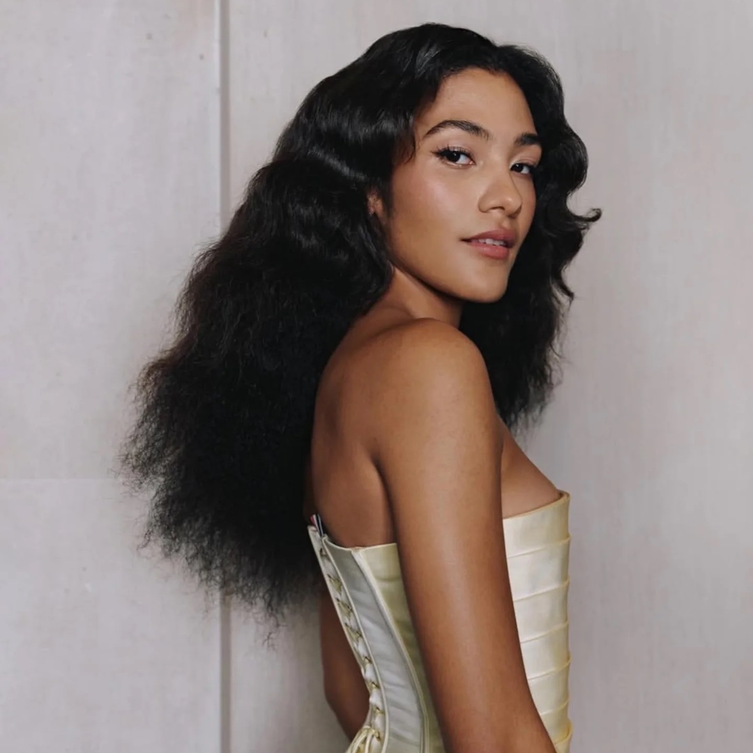 brushed-out curls hair trend
