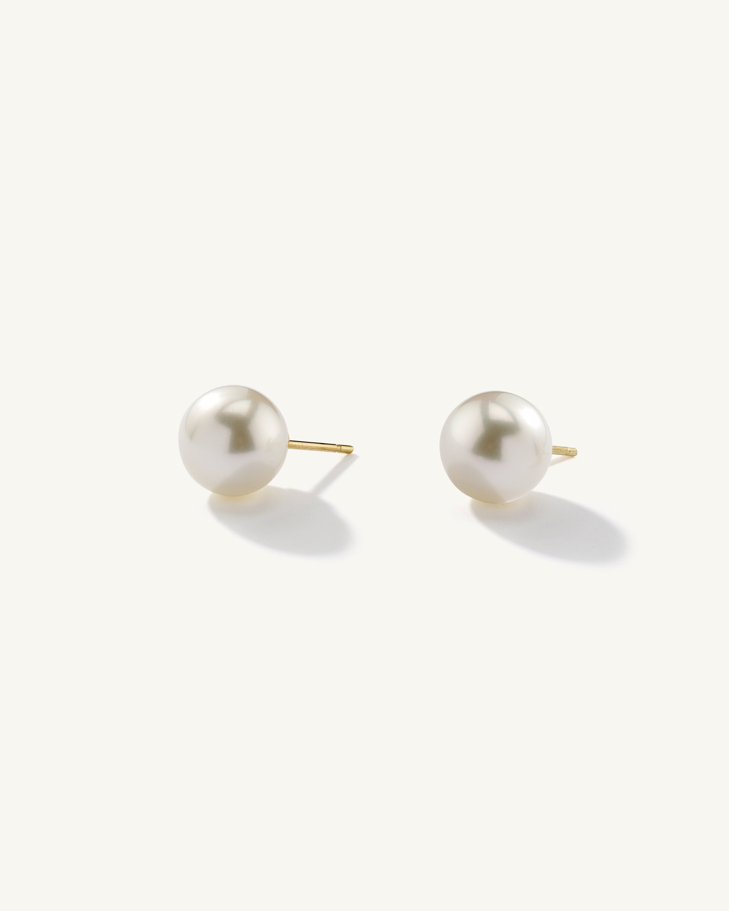 Pearl Large Gumball Studs 18k Yellow Gold&amp;ndash; Irene Neuwirth