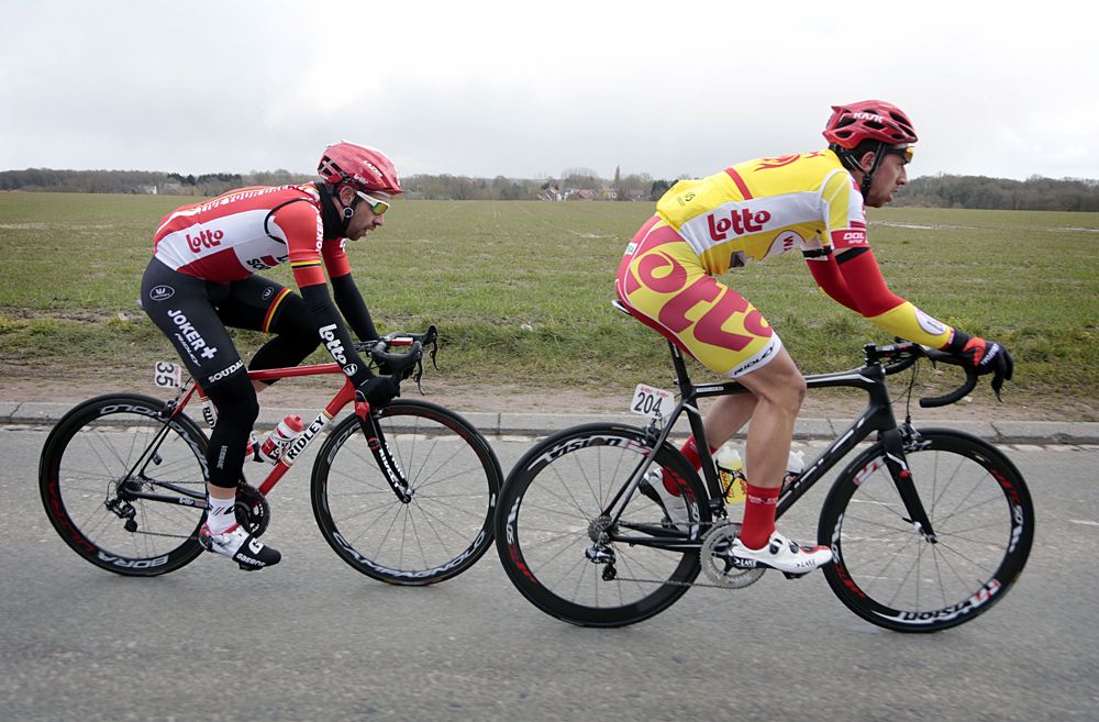 Thomas De Gendt (Lotto Soudal) in the break with Ludwig De Winter (Wallonie-Bruxelles)