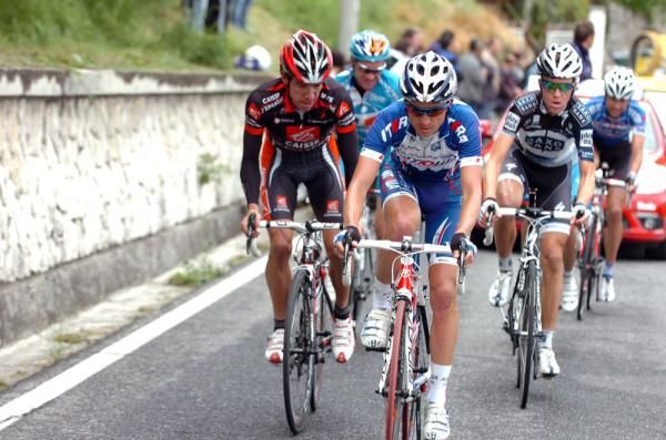 Evgueni Petrov (Katusha) leads the escape
