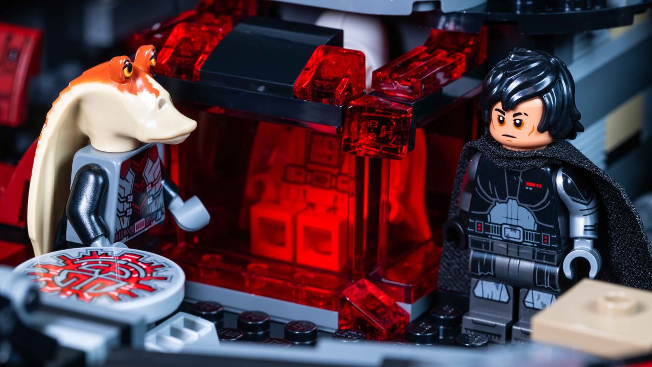 Lego Star Wars The Dark Falcon (75389) prison holding cell