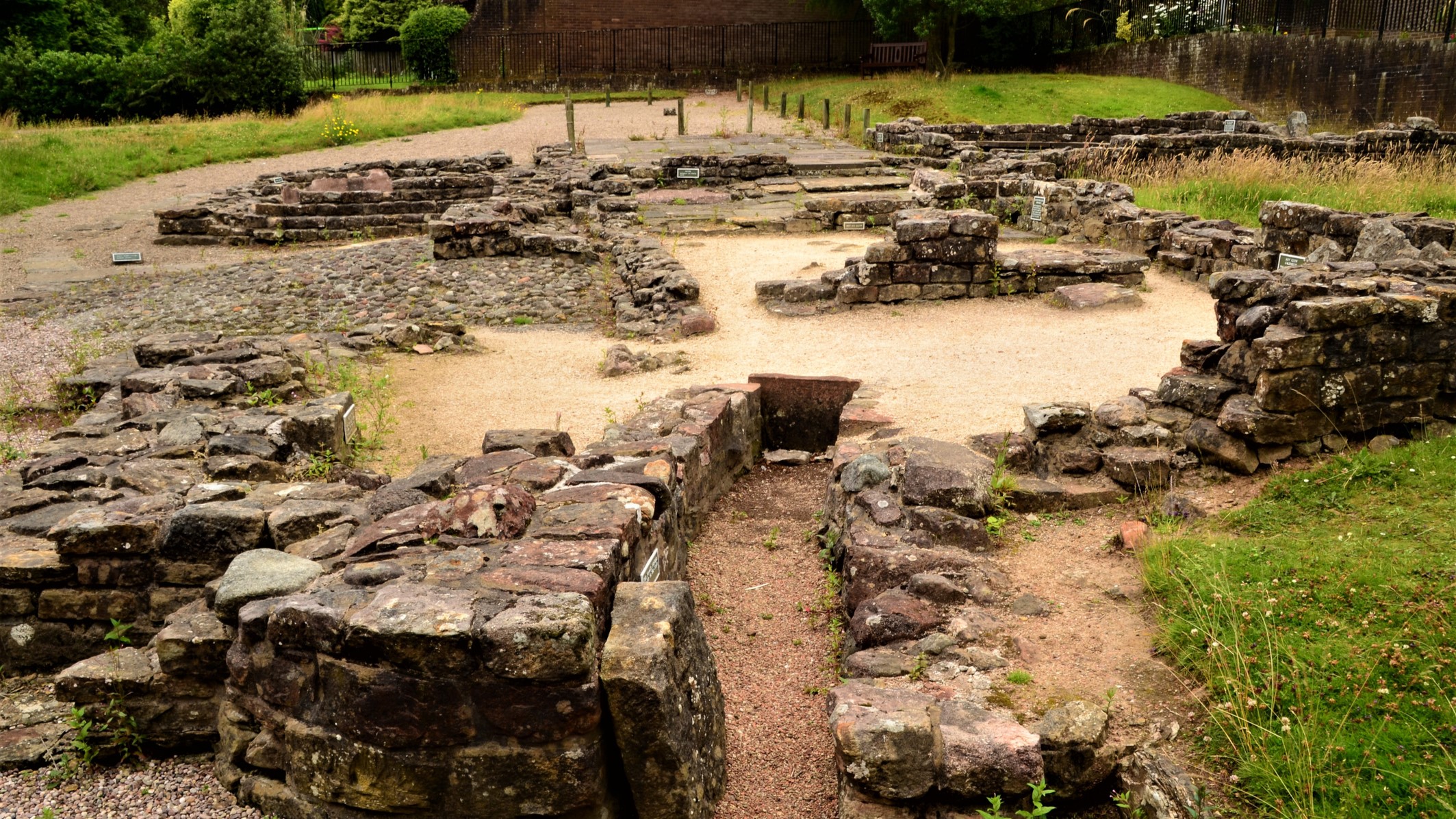 Ruinele unui complex antic de băi romane din Bearsden, care făcea parte din zidul istoric Antonin din Scoția.