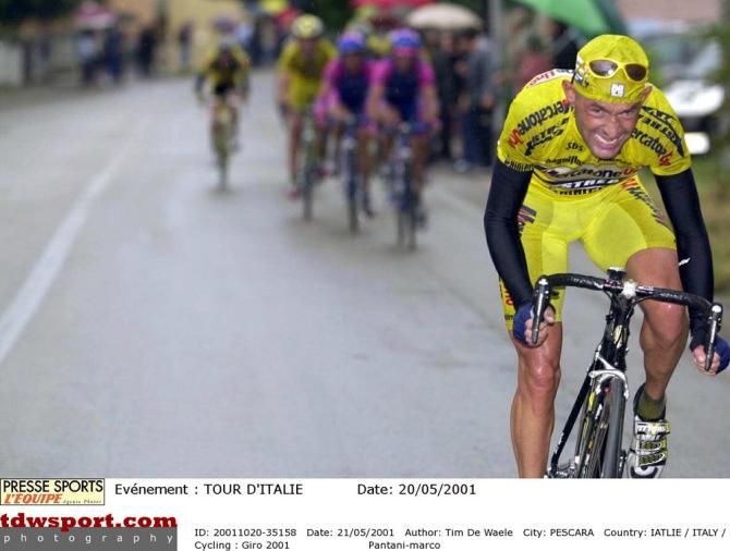 Marco Pantani on the attack during the 2001 Giro d'Italia