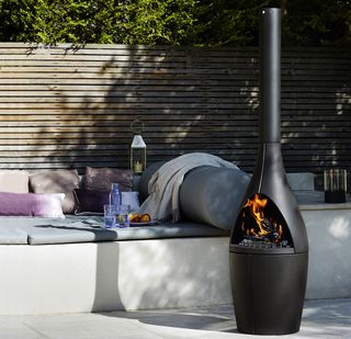 cosy patio with Morsø fire pit