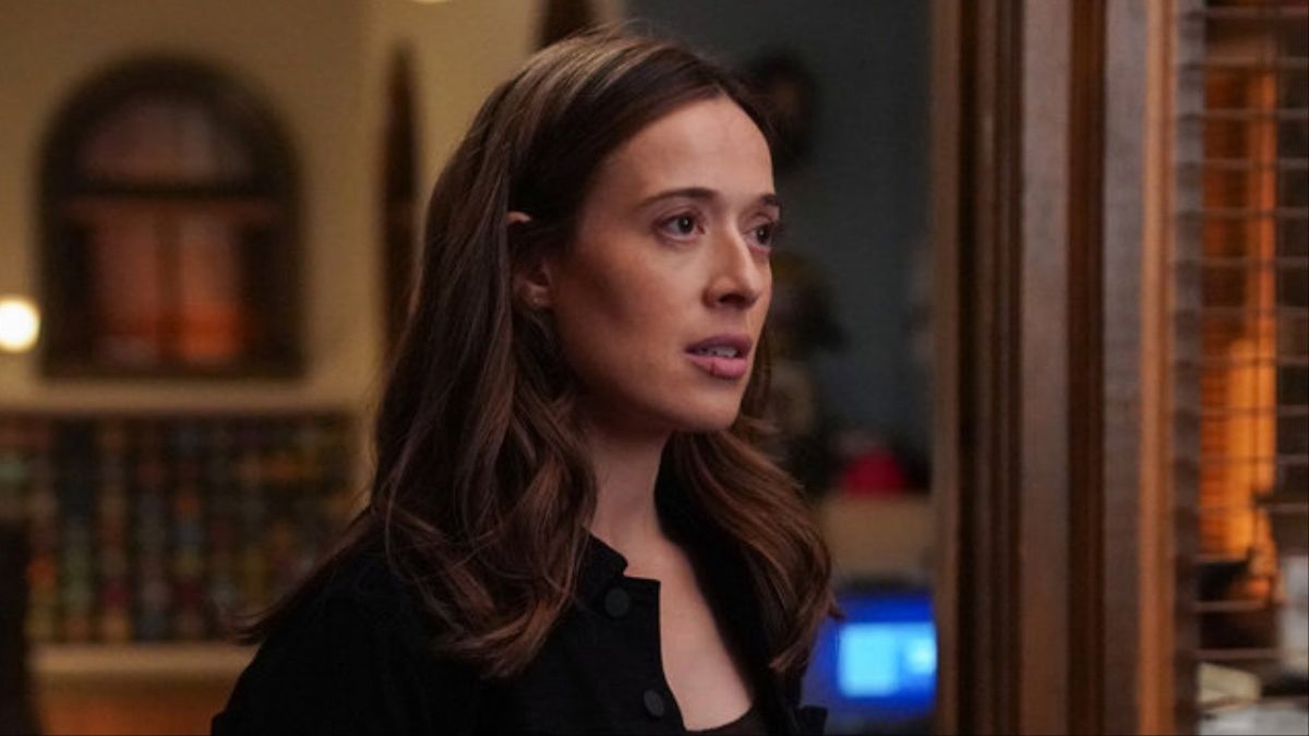 Marina Squerciati as Burgess in Chicago P.D. Season 12x06